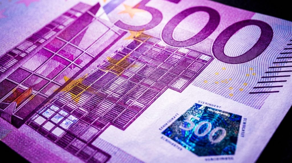scopri tutto sulla banconota da 500 euro: caratteristiche, sicurezza, utilizzi e curiosità su questa importante banconota dell'euro.